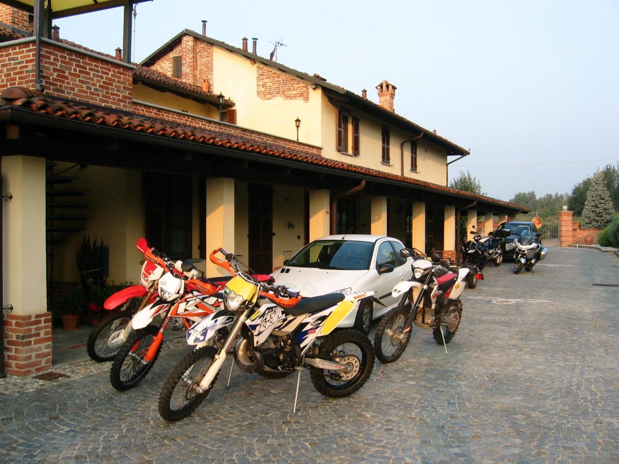 B&B Cascina Bellavista Tigliole Екстер'єр фото